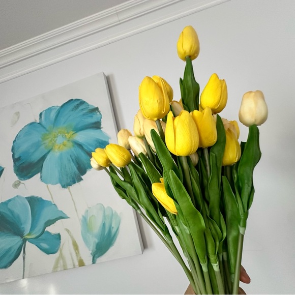 Tulips Artificial Flowers Real Touch Wedding/Party Decor 37 Pieces Yellow - Picture 12 of 16